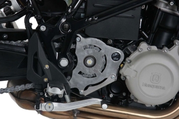 Toon details van Tandwielcover zwart Hepco&Becker Husqvarna Nuda 900 '12- Afbeeldingen van Tandwielcover zwart Hepco&Becker Husqvarna Nuda 900 '12-
