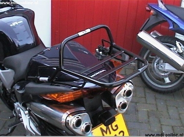 Toon details van Topdrager zwart Hepco & Becker Honda VFR800FI V-TEC '02- Afbeeldingen van Topdrager zwart Hepco & Becker Honda VFR800FI V-TEC '02-