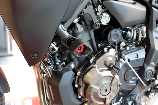 Afbeeldingen van Sliders Evotech Anti-Shock rood Yamaha XSR700 / MT-07 / Tracer