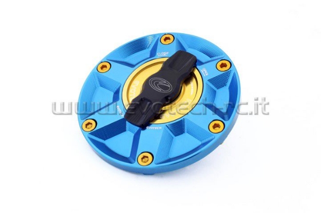 Afbeeldingen van Tankdop met snelsluiter van Evotech voor diverse Aprilia / Triumph / MV Agusta blauw/goud