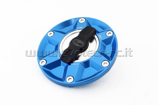 Afbeeldingen van Tankdop met snelsluiter van Evotech voor diverse Aprilia / Triumph / MV Agusta blauw/zilver