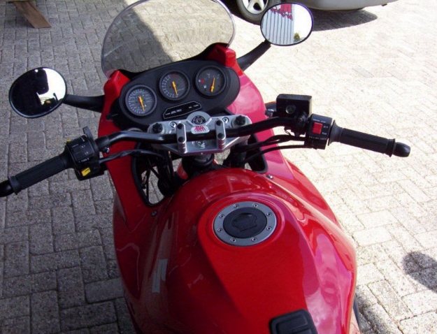 Afbeeldingen van Superbikestuurombouw semi kroonplaat zilver Suzuki GSX600F -1997
