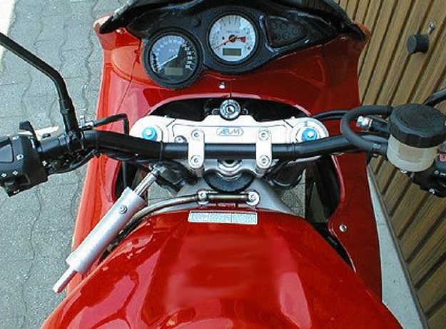 Afbeeldingen van Superbikestuurombouw kroonplaat zilver Suzuki TL1000S