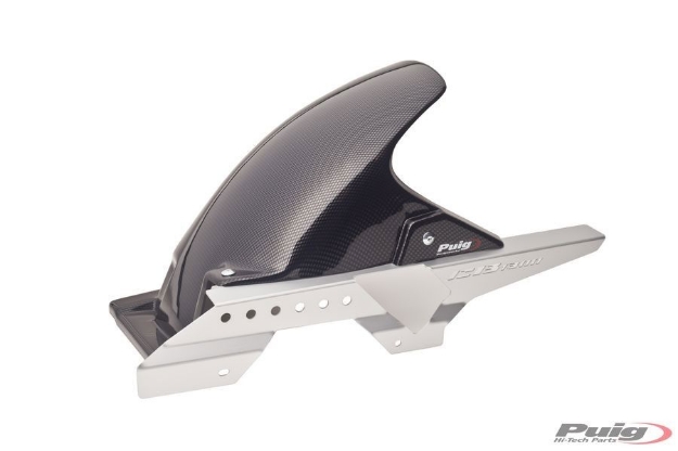 Afbeeldingen van Achterspatbord Puig carbon look met aluminium kettingkast Honda CB1300 '03-13