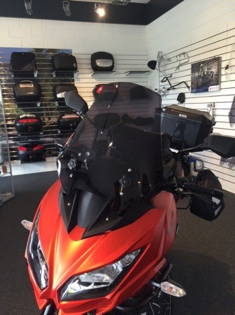 Afbeeldingen van Vervangingsruit touring / flip-up Kawasaki Versys 650 '15-'16 / 1000 '12-'16-donker getint