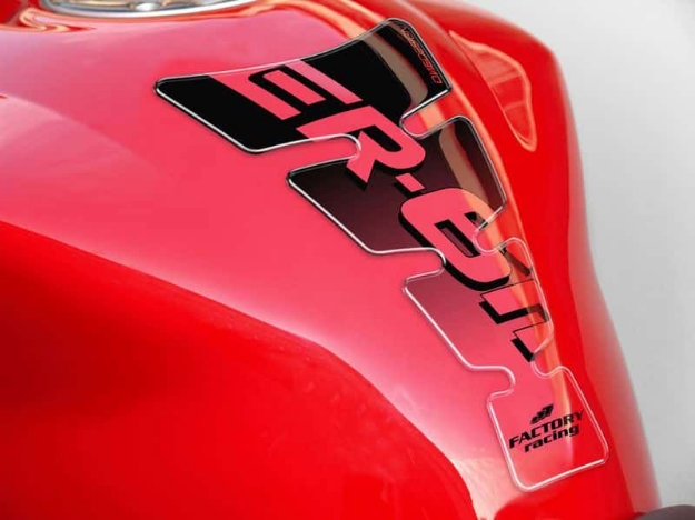 Afbeeldingen van Tankpad met logo Kawasaki ER6-N ’06--zwart