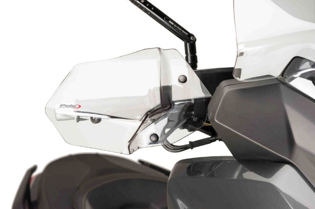 Afbeeldingen van Handkappen van Puig voor de Yamaha X-Max 125/ 250/300/ 400-transparant