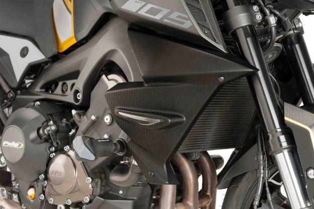 Afbeeldingen van Side cover panels Puig (set) carbon look voor radiateur Yamaha MT-09/SP '17-