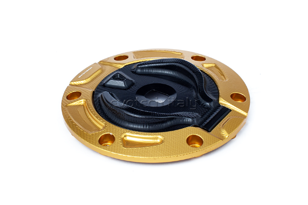 Afbeeldingen van Tankdop met sleutel opening van Evotech voor diverse Ducati en KTM modellen. goud-zwart