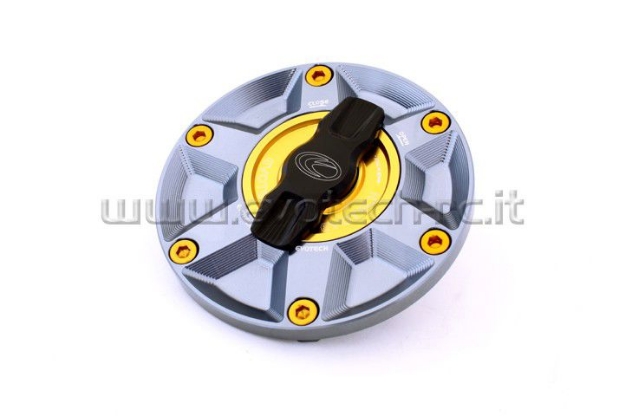 Afbeeldingen van Tankdop met snelsluiter van Evotech voor diverse Aprilia / Triumph / MV Agusta titanium/goud