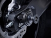 Afbeeldingen van Achterasspindle met Paddock Stand opname Evotech Performance Yamaha MT-07 '13-17
