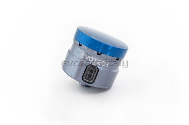 Afbeeldingen van Remvloeistofpotje groot 30ml met rechte uitgang Evotech titanium/blauw