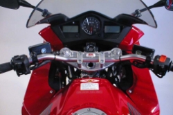 Afbeeldingen van Superbikestuurombouw semi kroonplaat zilver Honda VFR800FI V-TEC 2002-