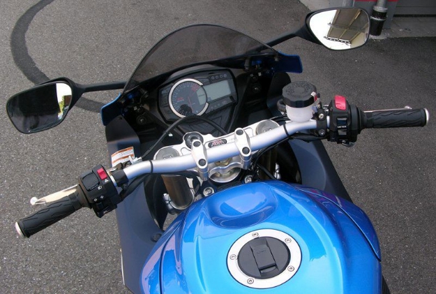 Afbeeldingen van Superbikestuurombouw A1 kit met Booster stuur Suzuki GSX-R600/750 2011-