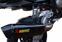 Afbeeldingen van Uitlaatsteun aluminium zwart met plaatje Evotech Performance BMW S1000RR '10-14 / HP4 voor Akrapovic