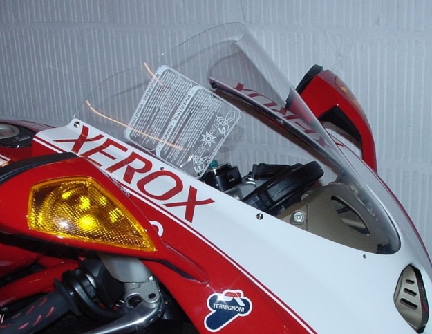 Afbeeldingen van Vervangingsruit standaard Ducati 749/999/S/R '03-'04 NO CUT OUT-zwart