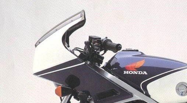 Afbeeldingen van Vervangingsruit standaard Honda VF750 '84-'86-transparant