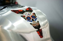 Afbeeldingen van Tankpad Moon Puig oranje universeel