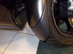 Afbeeldingen van Voorspatbord verlenger zwart Suzuki Burgman 650 '12-'21