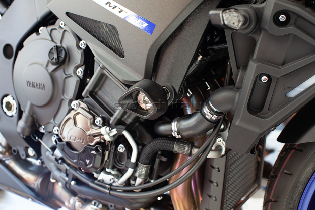 Afbeeldingen van Sliders Evotech Anti-Shock zilver Yamaha MT-10 '16-