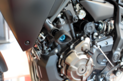 Afbeeldingen van Sliders Evotech Anti-Shock blauw Yamaha XSR700 / MT-07 / Tracer