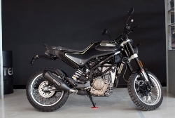 Afbeeldingen van Kentekenplaathouder Evotech Husqvarna Svartpilen 401 '18-