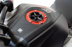 Afbeeldingen van Tankdop Evotech met schroefdop Honda (diverse modellen) rood/zwart
