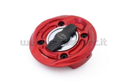 Afbeeldingen van Tankdop met snelsluiter van Evotech voor diverse BMW modellen rood/titanium