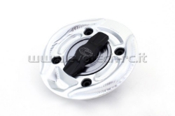 Afbeeldingen van Tankdop met snelsluiter van Evotech voor diverse BMW modellen zilver/titanium