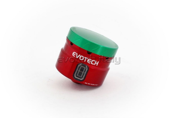 Afbeeldingen van Remvloeistofpotje groot 30ml met haakse uitgang Evotech rood/groen