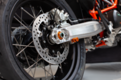 Afbeeldingen van Achterasmoer aluminium Evotech - rood