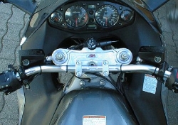 Afbeeldingen van Superbikestuurombouw kroonplaat zwart Suzuki GSXR1300 2008-