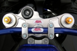 Afbeeldingen van Superbikestuurombouw kroonplaat zwart Yamaha YZF-R6 2005