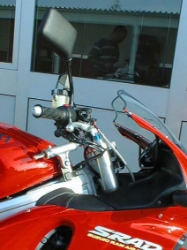 Afbeeldingen van Superbikestuurombouw kroonplaat zilver Suzuki TL1000S