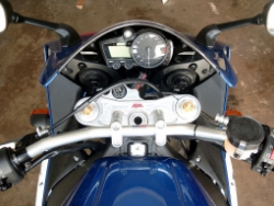 Afbeeldingen van Superbikestuurombouw kroonplaat zwart Yamaha YZF-R1 2002-2003