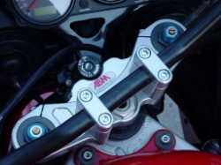 Afbeeldingen van Superbikestuurombouw kroonplaat zilver Kawasaki ZX9-R 2000-2001