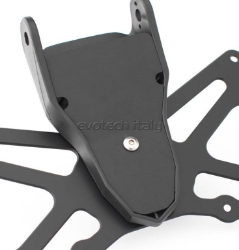 Afbeeldingen van Kentekenplaathouder bedrading cover aluminium Evotech