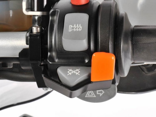 Afbeeldingen van Turn signal cancel switch lever diverse BMW modellen - black Wunderlich