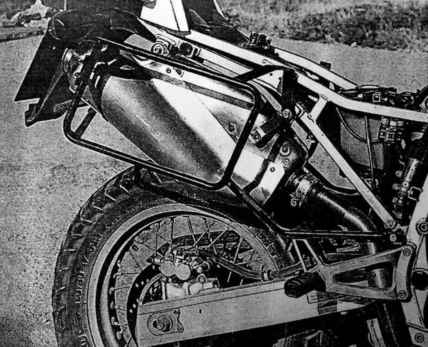 Afbeeldingen van Kofferrek zwart Hepco&Becker Cagiva ELEFANT 900 i.e. '90-'92