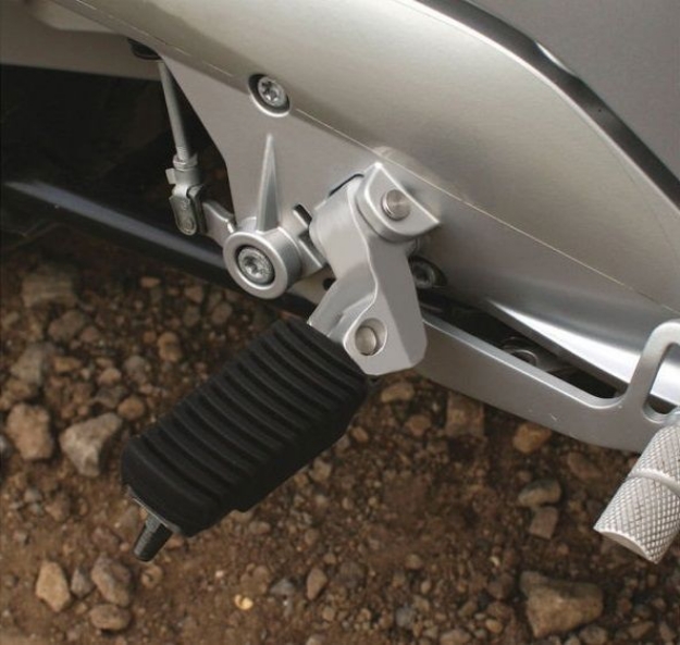 Afbeeldingen van Footrest lowering Rider BMW K1600GT - silver Wunderlich