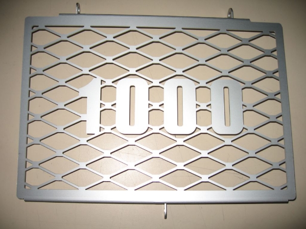 Afbeeldingen van Radiatorcover zwart met logo aluminium Kawasaki Z1000 '10-13 (UVK)