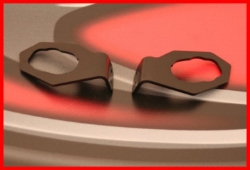 Afbeeldingen van Evotech kentekenplaatbeugeltjes voor montage originele Kawasaki knipperlichten