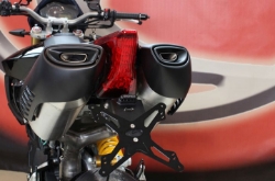 Afbeeldingen van Kentekenplaathouder Evotech Aprilia DORSODURO 1200 '11-/ 750 '12-/ 900 '17-