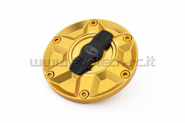 Afbeeldingen van Tankdop met snelsluiter van Evotech voor diverse Aprilia / Triumph / MV Agusta goud/goud