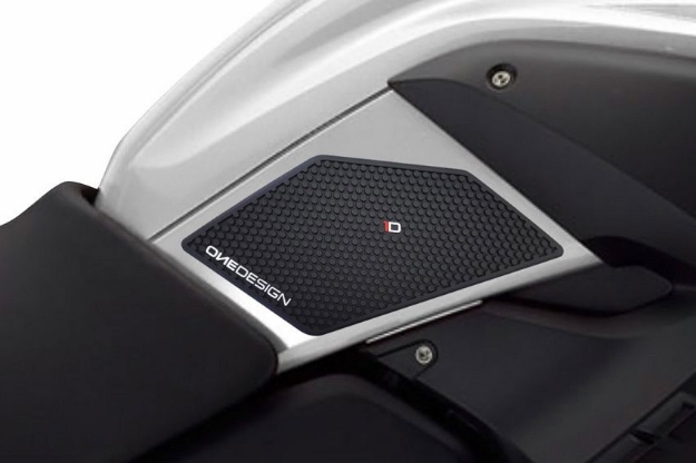 Afbeeldingen van Tank protector/grip stickers zwart Puig BMW R1200GS ’04-‘12/ Adventure ’06-‘13