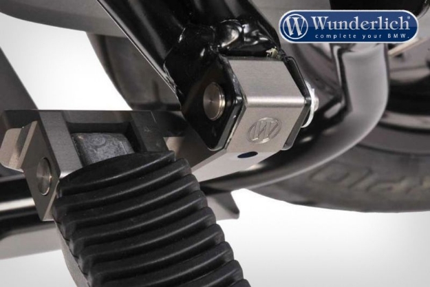 Afbeeldingen van Passenger footrest lowering kit diverse BMW modellen - titanium Wunderlich