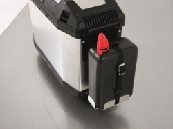 Afbeeldingen van Canister 2 ltr met houder en montageplaat Hepco&Becker