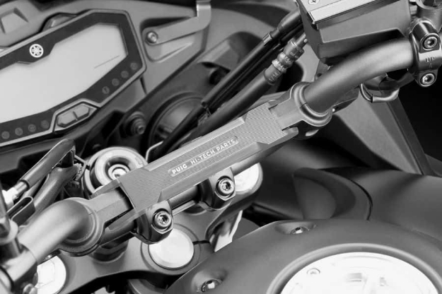 Afbeeldingen van Stuurversteviging Puig Yamaha MT-07 Tracer '17--Zilver