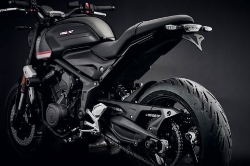 Afbeeldingen van Chain Guard Swingarm Cover Evotech Performance Triumph Trident 660 '21-