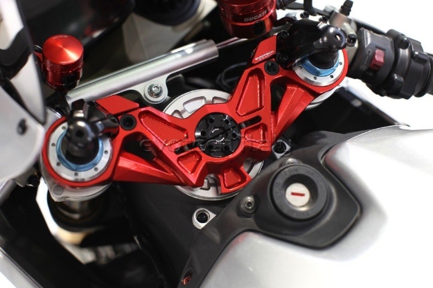 Afbeeldingen van Kroonplaat Evotech Ducati Panigale 899 / 959